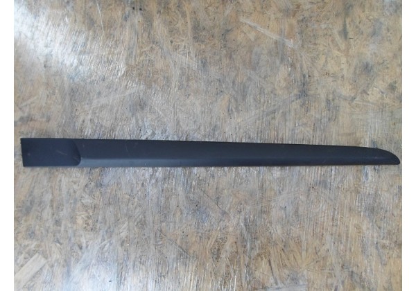 Молдинг задніх правих дверей Renault Clio III, 8200289924